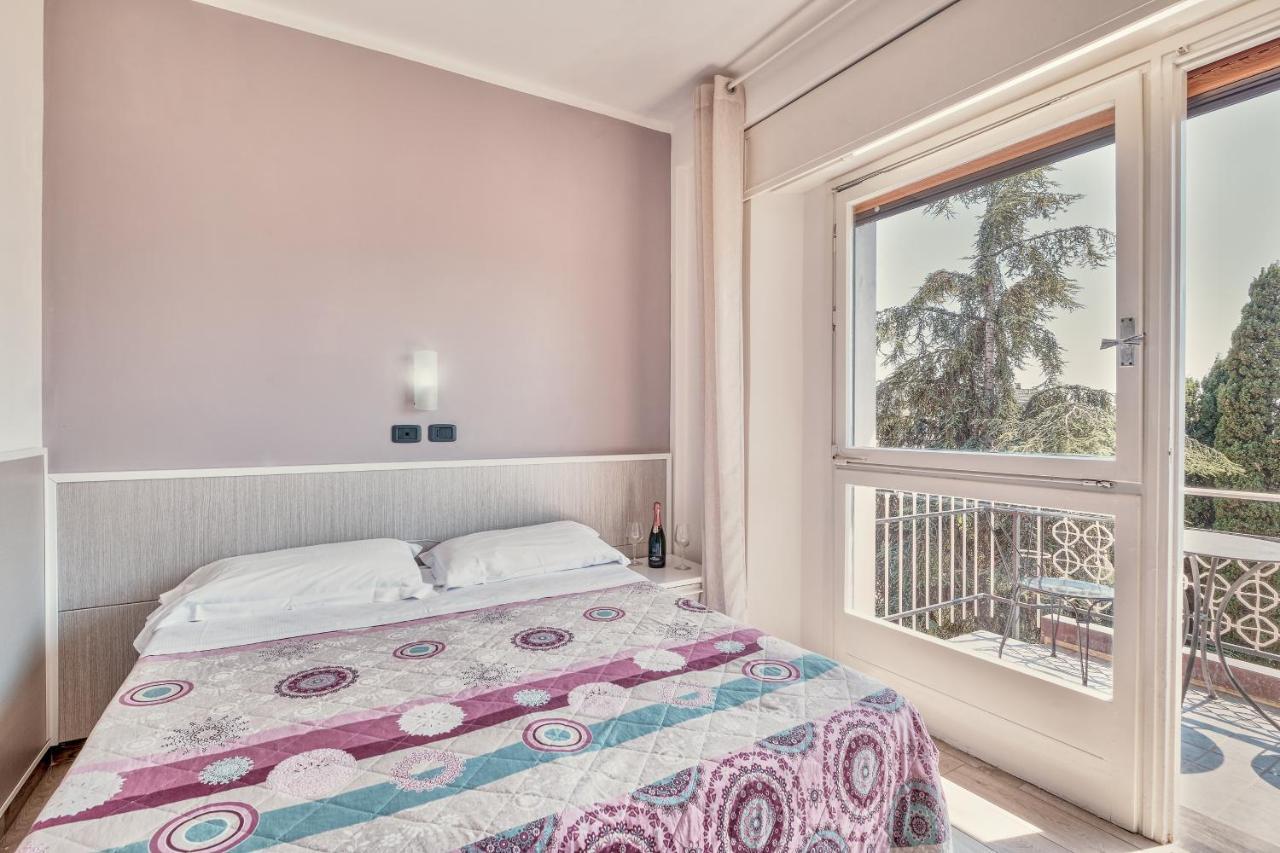 Hotel Astoria Bordighera Exterior photo