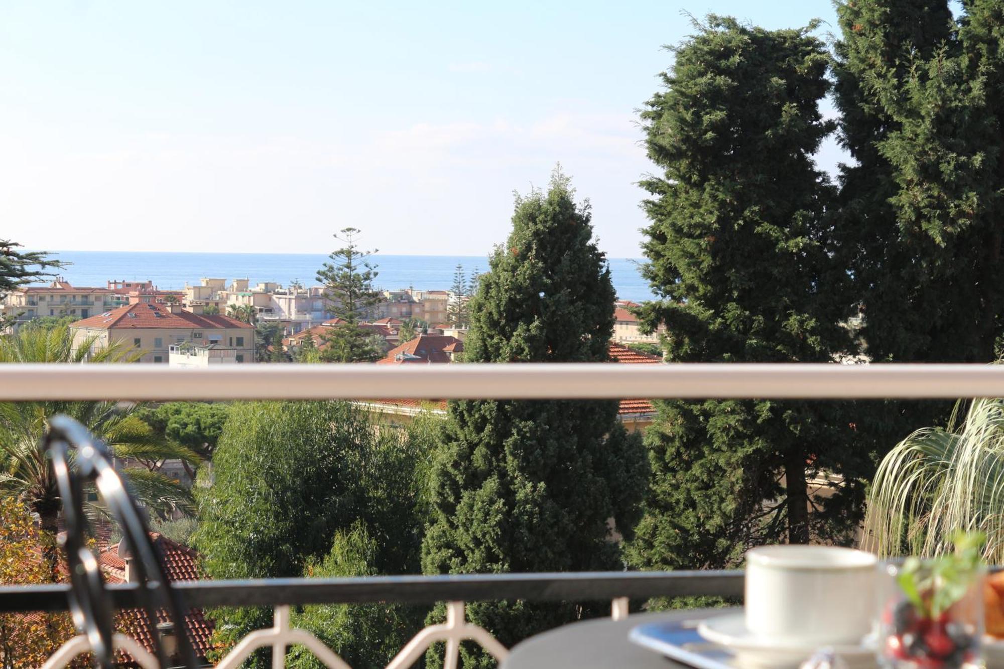 Hotel Astoria Bordighera Exterior photo